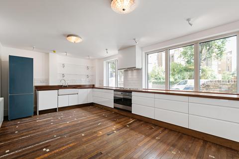 4 bedroom flat to rent, Cornwall Crescent, Notting Hill, London, W11