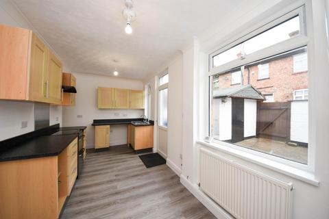 2 bedroom terraced house to rent, Stirling Street, Swinley, Wigan, WN1 2HJ