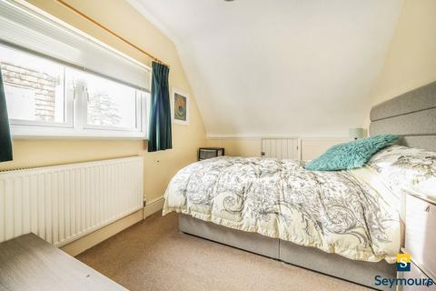 21 Bryanstone Avenue, Guildford, GU2 9UN