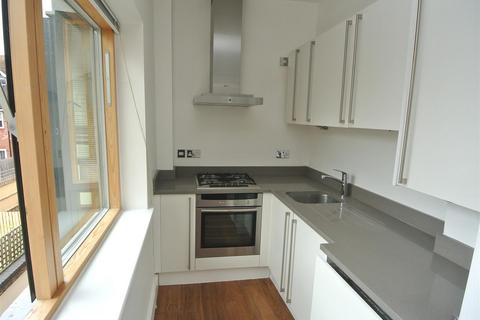 2 bedroom apartment to rent, Elmgrove Mews, Weybridge KT13