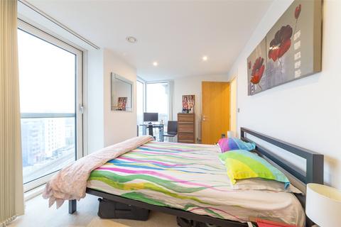 2 bedroom apartment for sale, Distillery Tower, London SE8