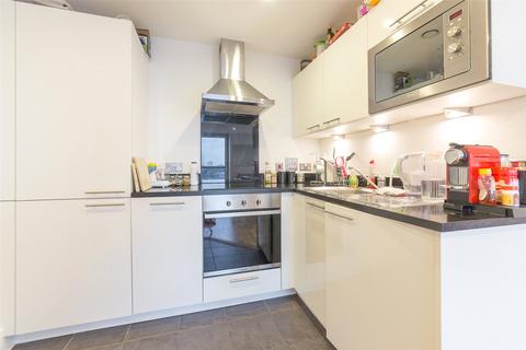 2 bedroom apartment for sale, Distillery Tower, London SE8