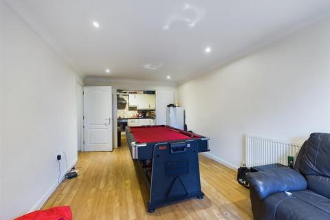 2 bedroom flat for sale, Portsmouth PO1