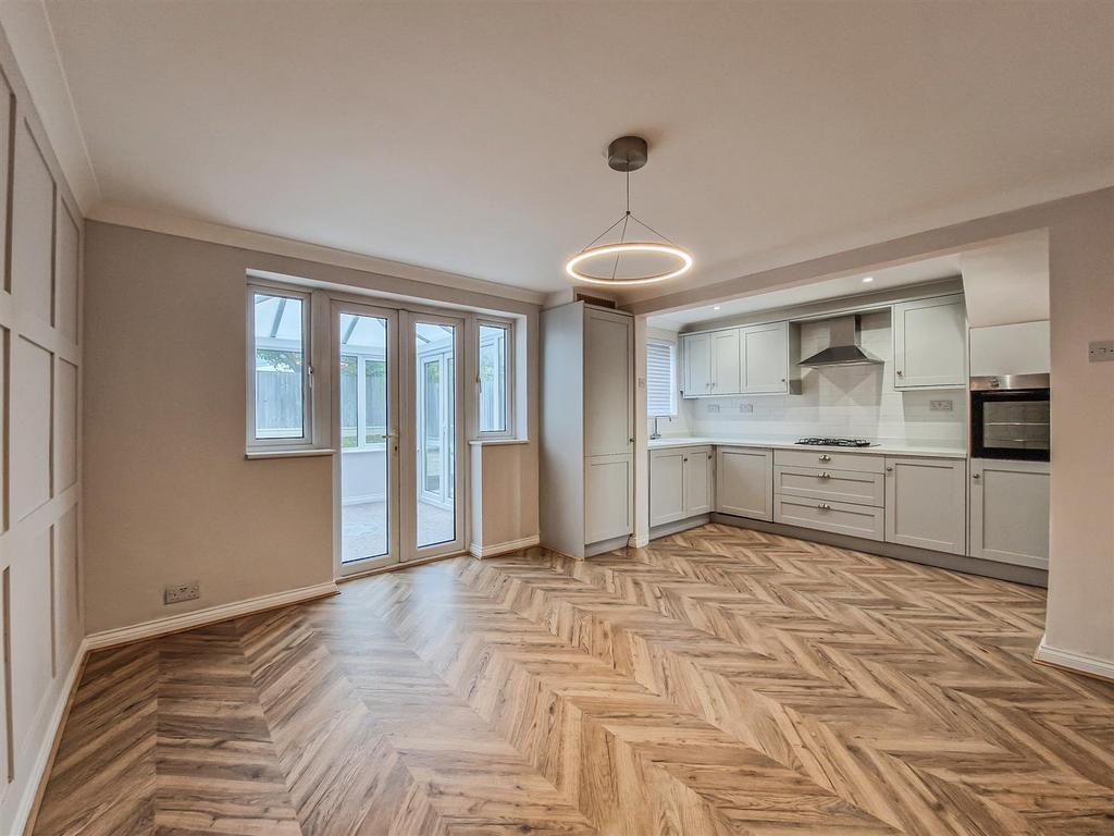 Kitchen dining room