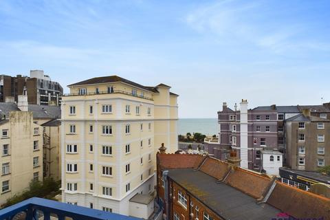 2 bedroom flat to rent, Compton Street, Lower Meads, Eastbourne, BN21