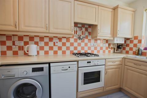 2 bedroom terraced house for sale, Kensington Way, Borehamwood