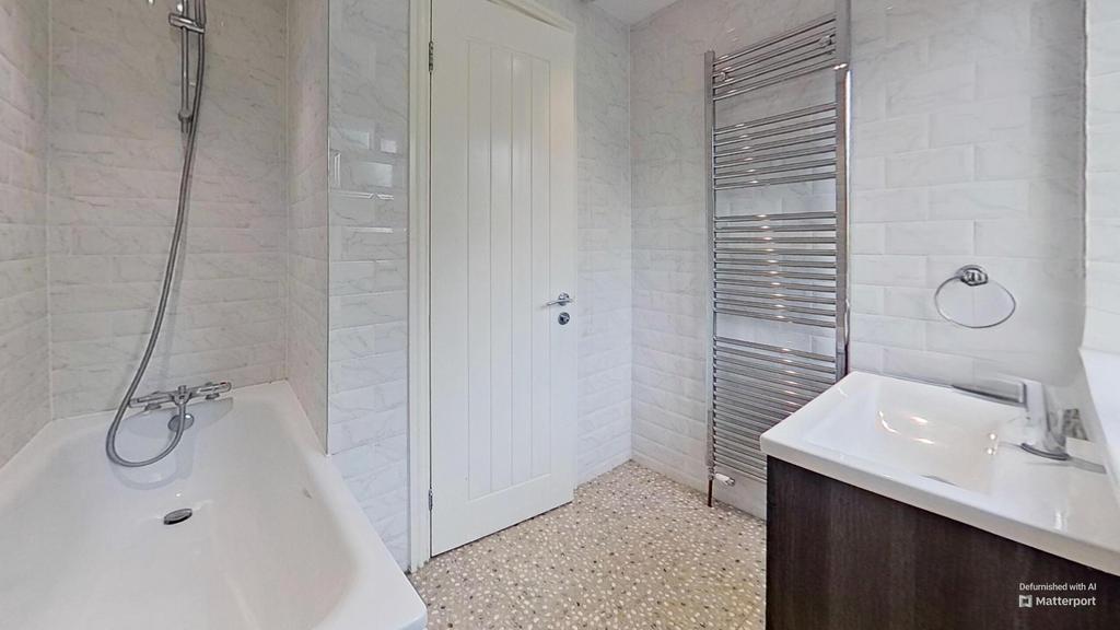 17 George-Street-Bathroom
