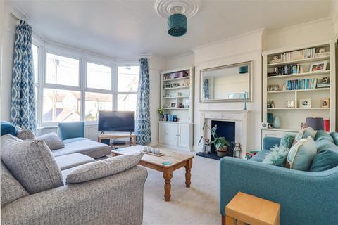 2 bedroom flat for sale, Ramuz Drive, Westcliff-on-Sea SS0