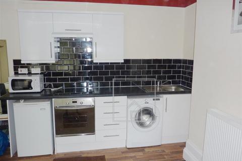 1 bedroom flat to rent, Flat 3 - 163 Hyde Park Road, Hyde Park, Leeds