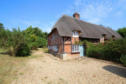 2 bedroom semi-detached house to rent, Upper Street, Breamore, Fordingbridge