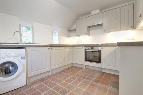 2 bedroom semi-detached house to rent, Upper Street, Breamore, Fordingbridge