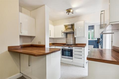 2 bedroom flat to rent, Cranbrook Road, London, W4