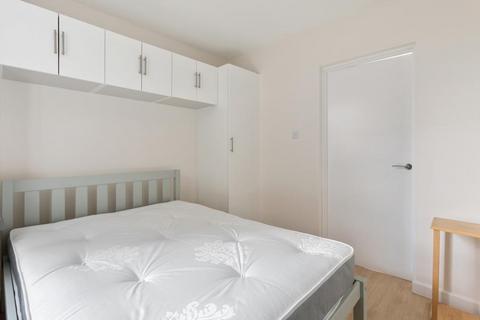 1 bedroom flat to rent, WINCOTT STREET, SE11