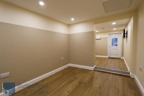 Property to rent, London Road, Balderton