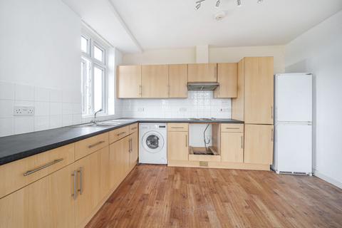 2 bedroom flat for sale, Alexander House, Aldershot