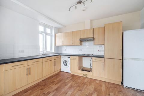 2 bedroom flat for sale, Alexander House, Aldershot