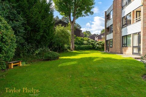 2 bedroom apartment for sale, Maltings Court, Ware SG12