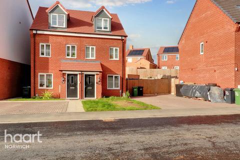 3 bedroom semi-detached house for sale, Shrub Lane, Norwich