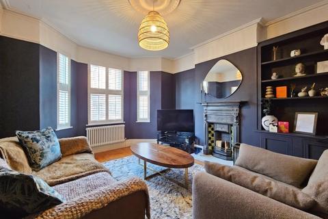 3 bedroom end of terrace house to rent, Manchester Road, Altrincham