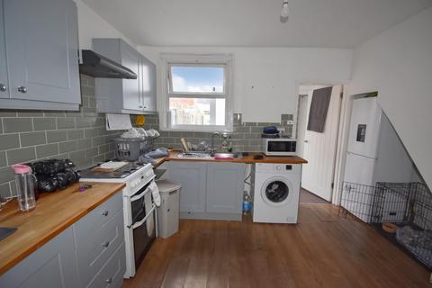 3 bedroom terraced house for sale, East Street, Ashford