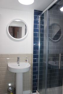 5 bedroom detached house to rent, Beeston Road, Nottingham NG7