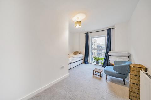 3 bedroom apartment for sale, Brumwell Avenue, London