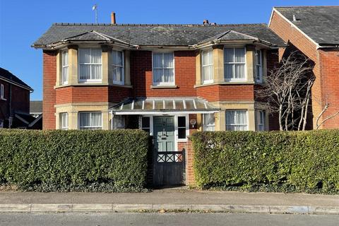 4 bedroom detached house for sale, Burford Road, Salisbury SP2