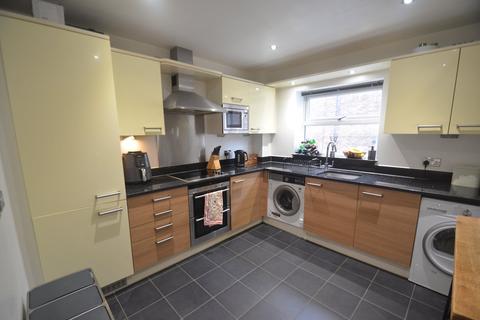 2 bedroom flat to rent, Copers Cope Road, Beckenham, Bromley, BR3