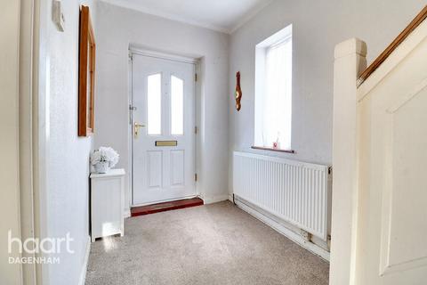 3 bedroom semi-detached house for sale, Gale Street, Dagenham