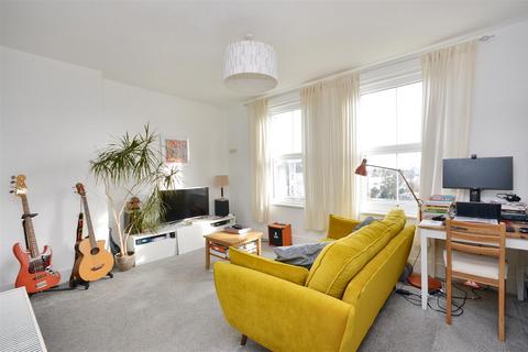 1 bedroom flat for sale, Enys Road, Eastbourne