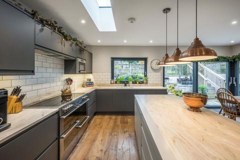 Sherwood Bellhurst Road, Robertsbridge, TN32 5DW