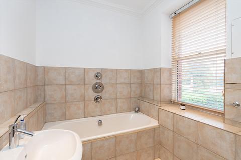 1 bedroom flat for sale, Crooked Billet, London, SW19