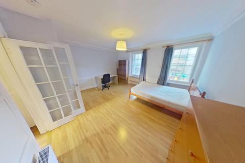 2 bedroom flat to rent, West Nicolson Street, Edinburgh, EH8