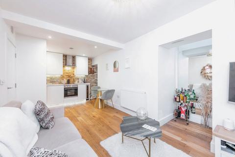 1 bedroom apartment for sale, Upper Richmond Road, London SW15