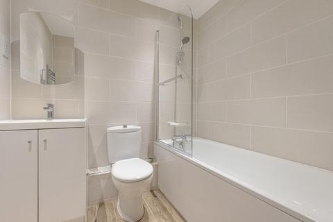 2 bedroom flat to rent, Spa Road, London, SE16