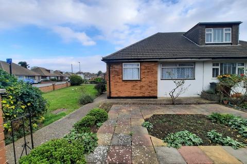 2 bedroom semi-detached bungalow to rent, Bedfont Close, Bedfont, TW14