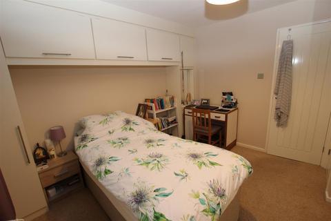 6 Yew Close, Bolton, BL3 4DP