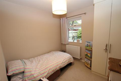 6 Yew Close, Bolton, BL3 4DP