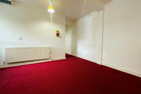 2 bedroom flat to rent, Hill Top, West Bromwich, B70