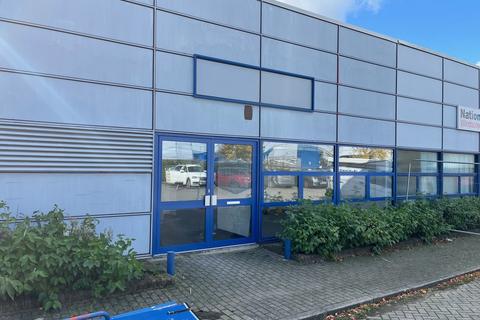 Warehouse to rent, Milton Keynes MK14