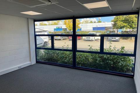 Warehouse to rent, Milton Keynes MK14