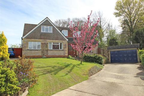 5 bedroom detached house for sale, Glendale Close, Wootton Bridge, Ryde