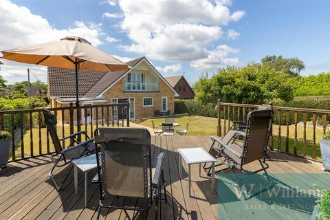 5 bedroom detached house for sale, Fishbourne Lane, Ryde