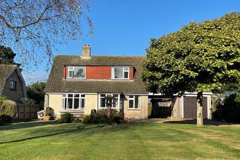 4 bedroom chalet for sale, Pondcast Lane, Havenstreet, Ryde