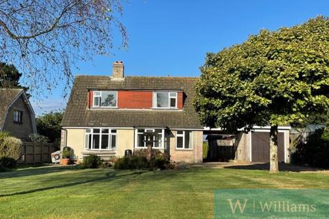 4 bedroom chalet for sale, Pondcast Lane, Havenstreet, Ryde