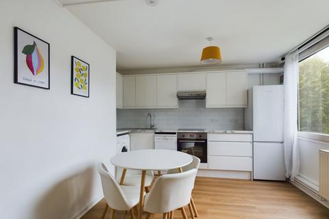 4 bedroom apartment to rent, Putney East