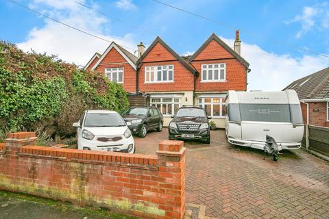 4 bedroom semi-detached house for sale, Arnold Road, Clacton-on-Sea CO15