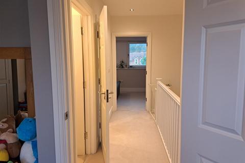 2 bedroom ground floor flat for sale, Woodcote Side, Epsom, Surrey