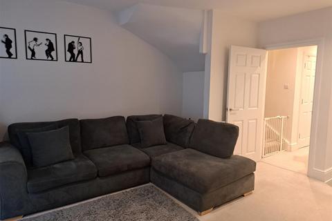 2 bedroom ground floor flat for sale, Woodcote Side, Epsom, Surrey