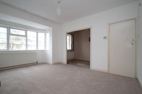 2 bedroom flat to rent, Sandringham Crescent, Leeds, West Yorkshire, UK, LS17